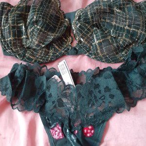 SALE!! Brand New VS Bra & Panty-32DD